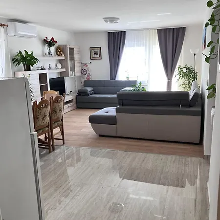 App Martina Apartament *